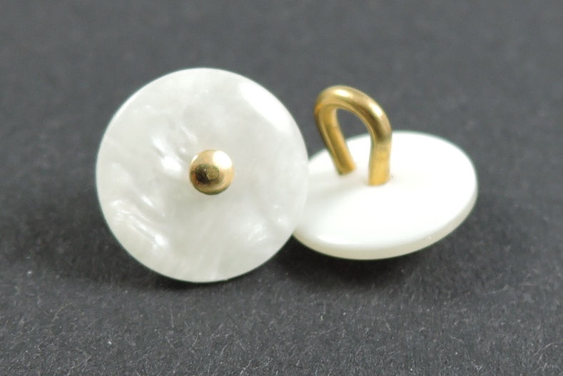 Small 15mm 24L White Ivory Light Cream Pearlescent Pearly Shank Button W533 