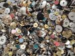 100 Assorted GOLD SILVER Mixed Sewing Buttons