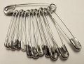 12 Safety Pins Sizes 0-1-2